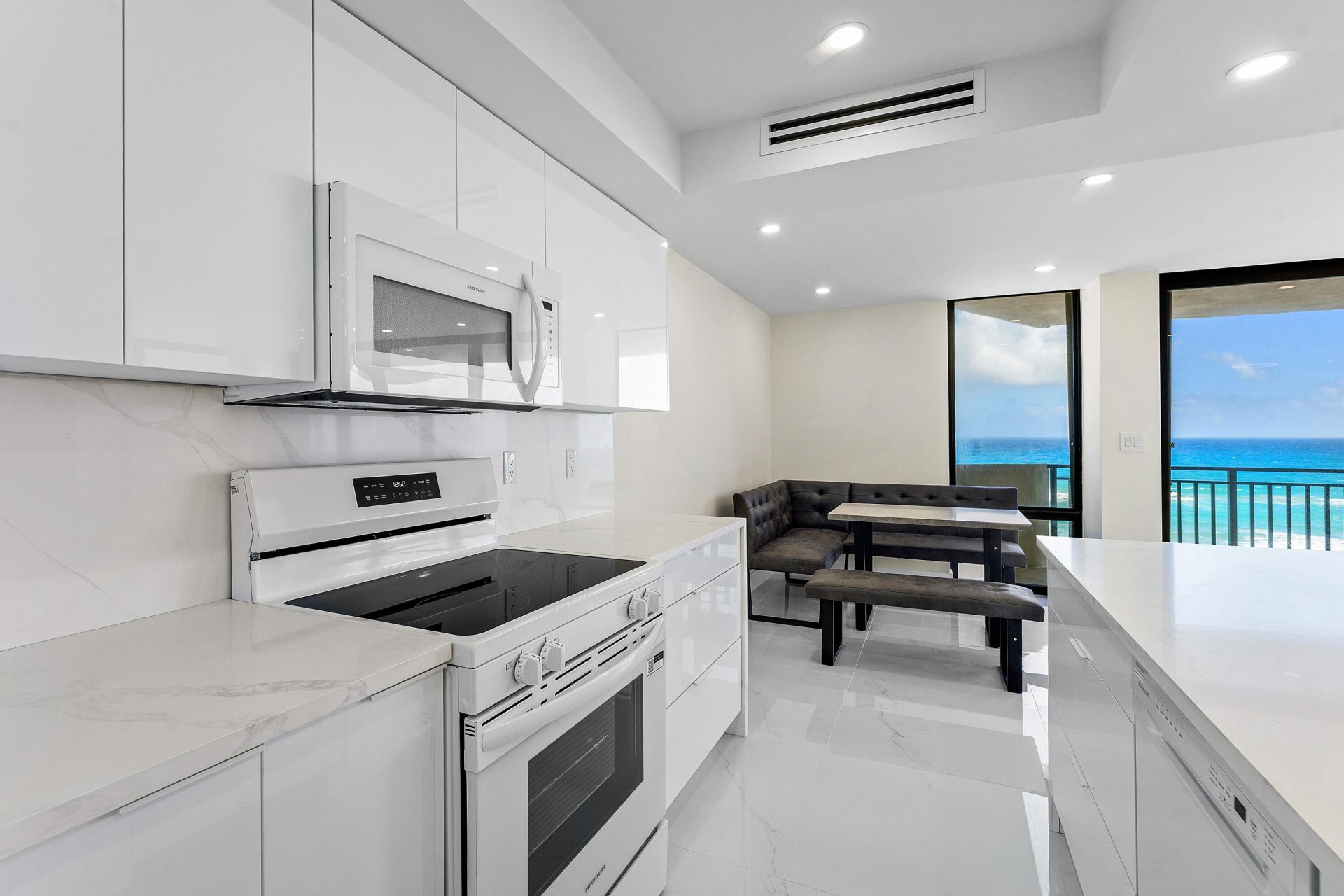 5460 N Ocean Drive, Unit 5b, Singer Island, FL 33404 Photo