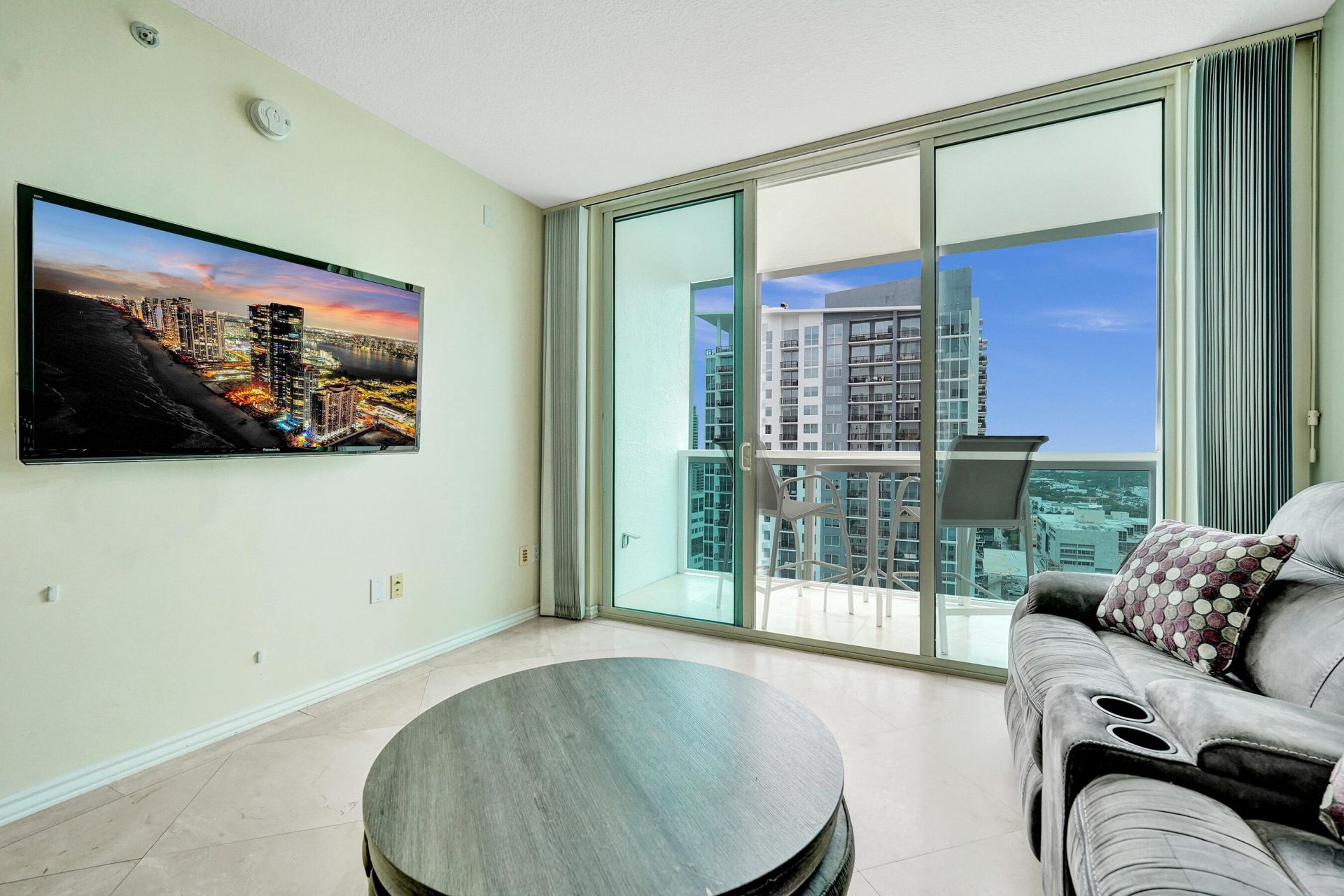 350 SE 2nd Street, Unit 2480, Fort Lauderdale, FL 33301 Photo