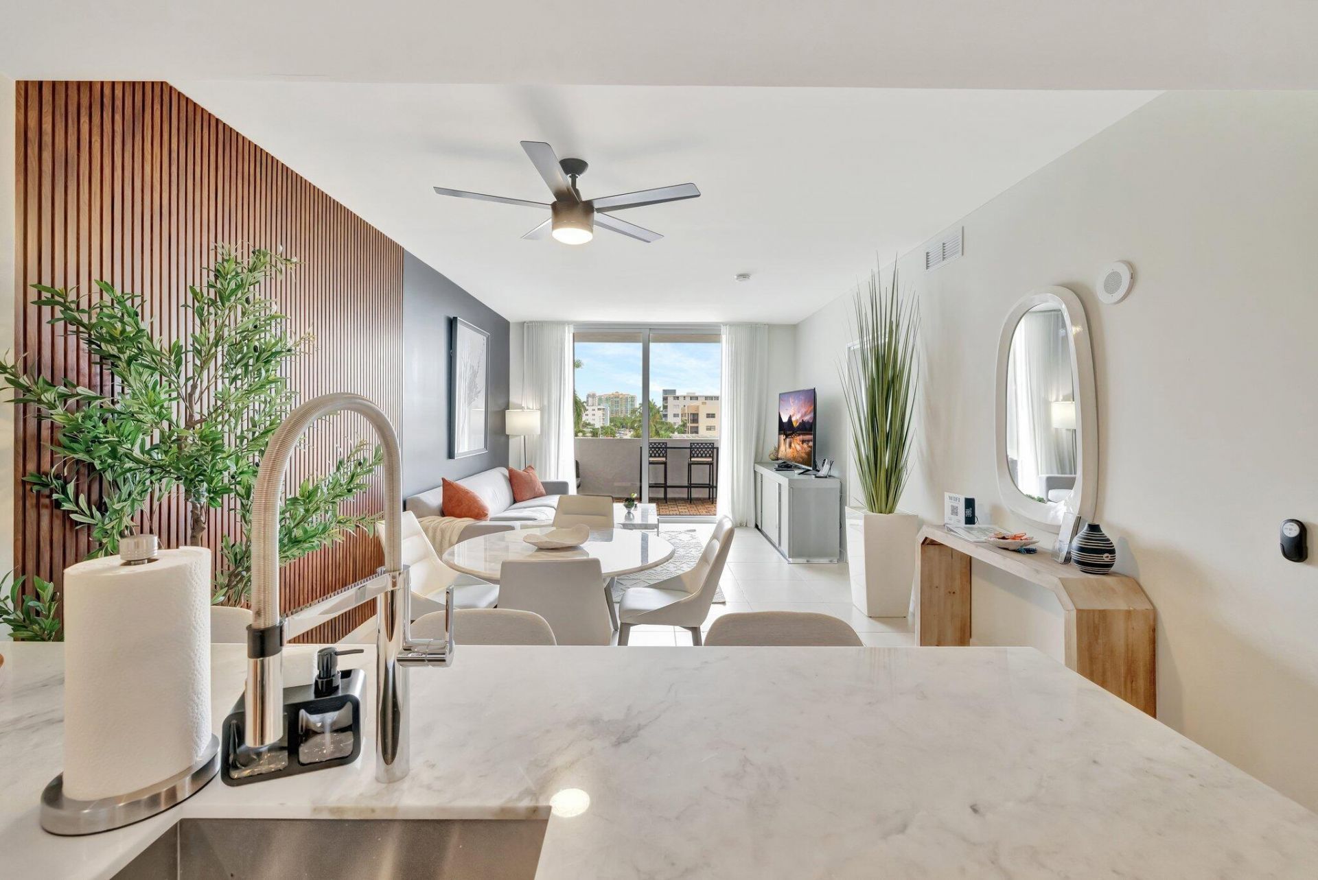 401 N Birch Road, Unit 409, Fort Lauderdale, FL 33304 Photo