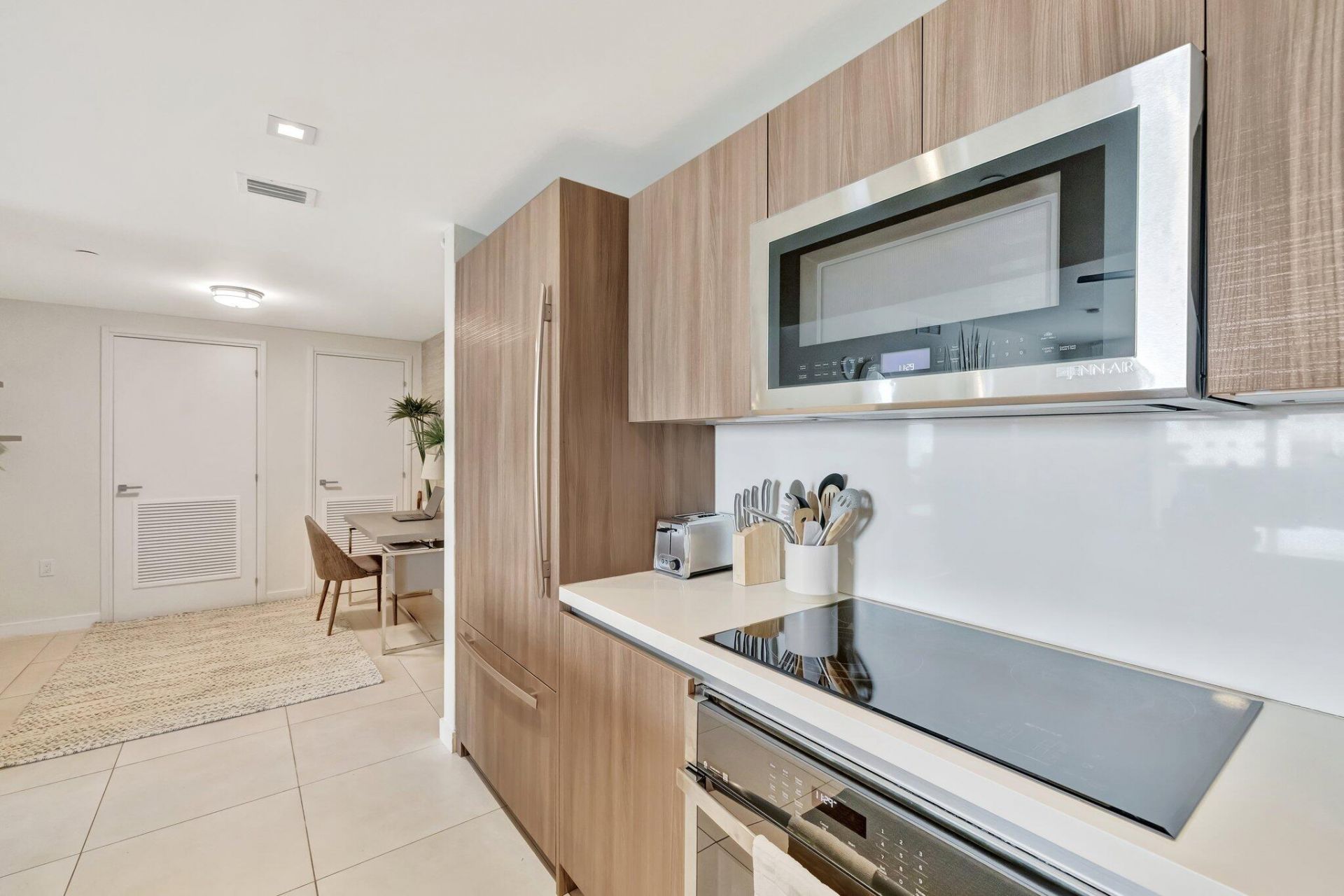 401 N Birch Road, Unit 409, Fort Lauderdale, FL 33304 Photo