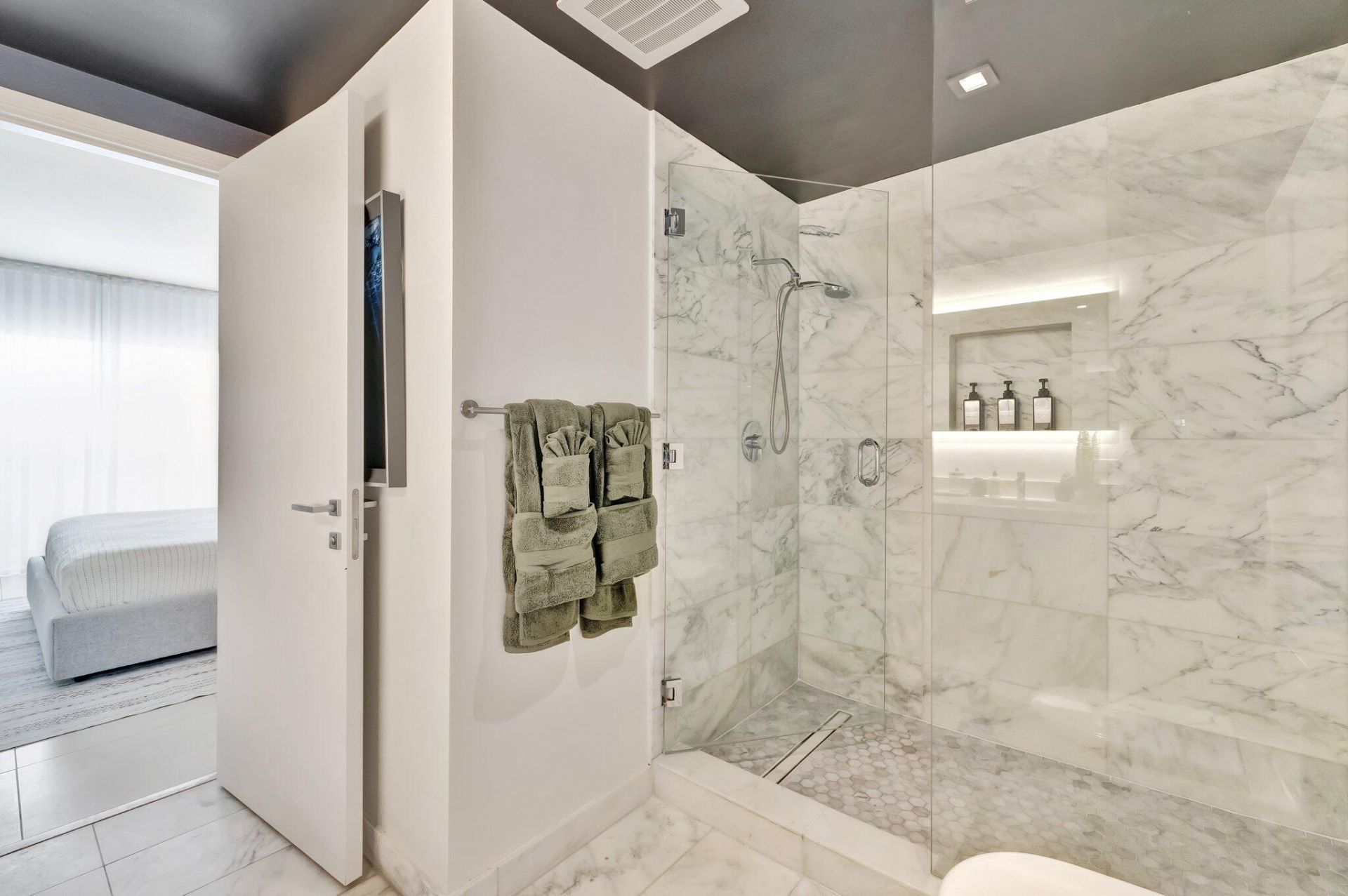 401 N Birch Road, Unit 409, Fort Lauderdale, FL 33304 Photo