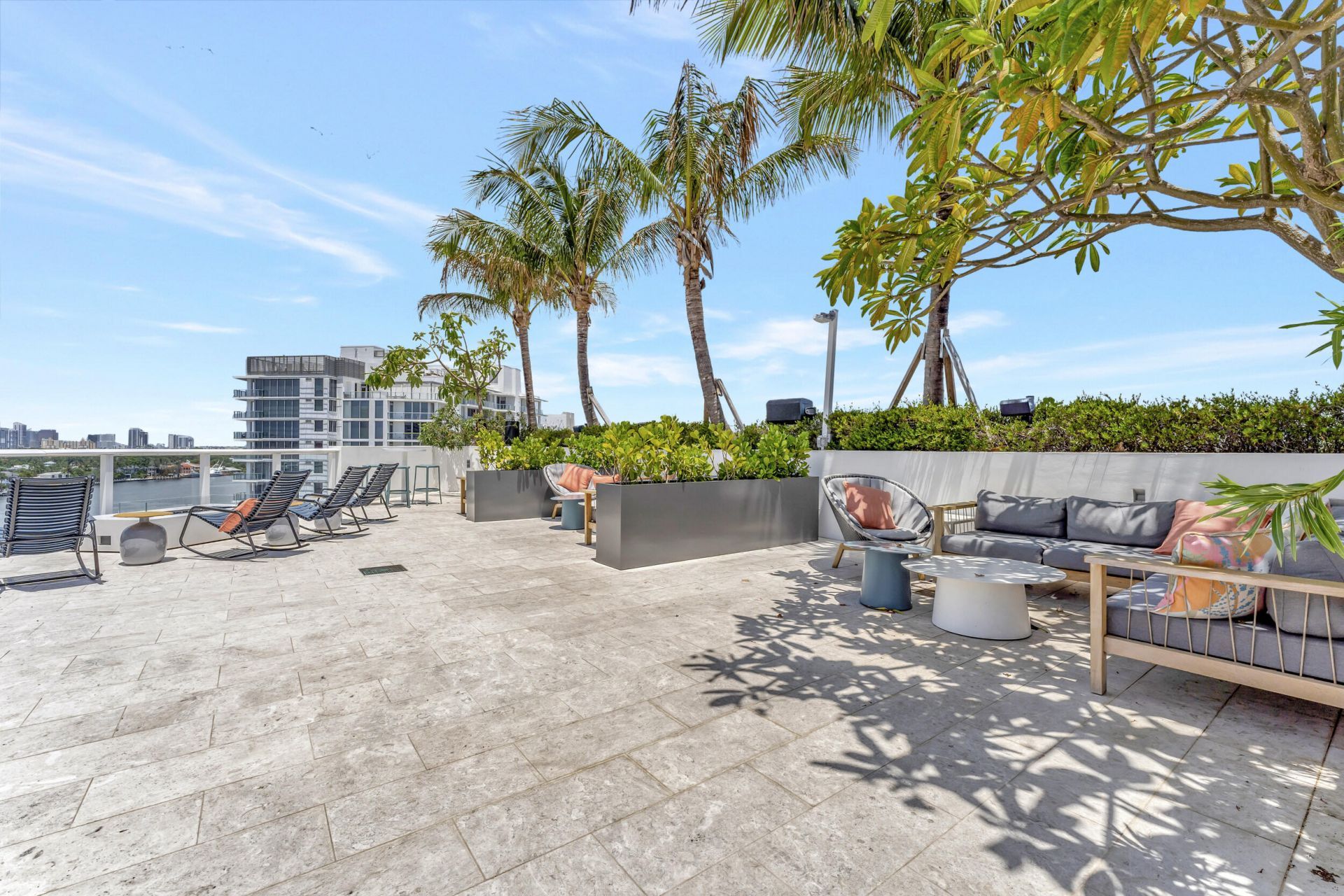 401 N Birch Road, Unit 409, Fort Lauderdale, FL 33304 Photo