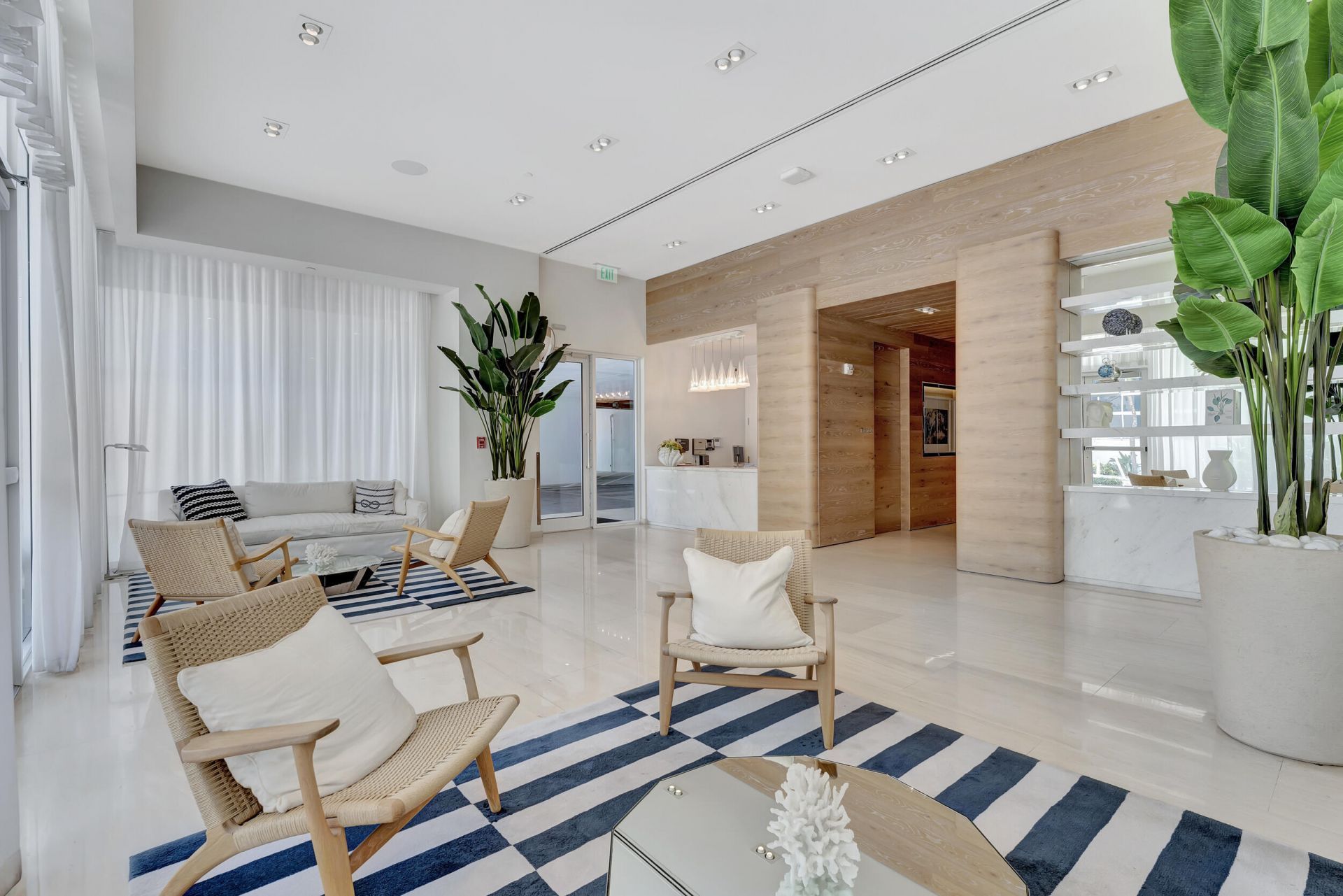 401 N Birch Road, Unit 409, Fort Lauderdale, FL 33304 Photo