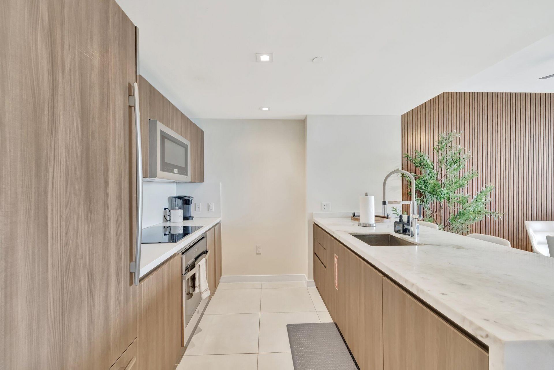 401 N Birch Road, Unit 409, Fort Lauderdale, FL 33304 Photo