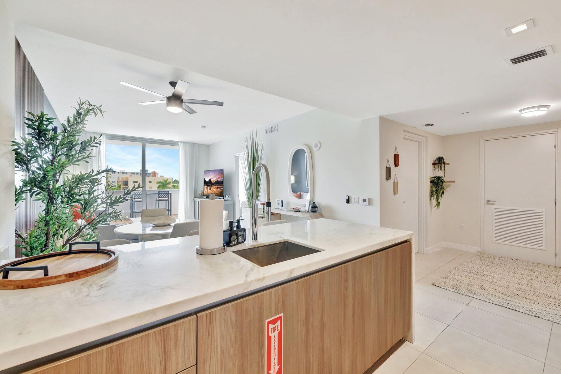 401 N Birch Road, Unit 409, Fort Lauderdale, FL 33304 Photo