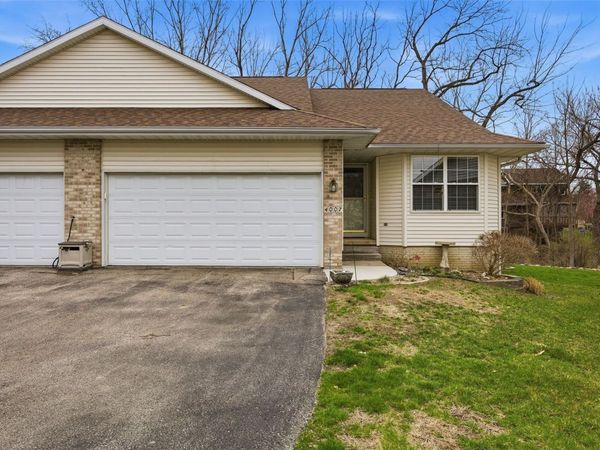 4007 Treeline Court NE, Cedar Rapids, IA 52411