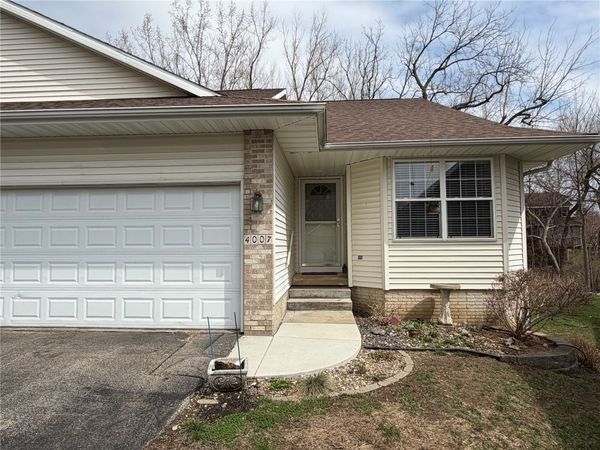 4007 Treeline Court NE, Cedar Rapids, IA 52411