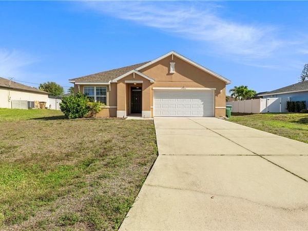 1111 SW 41st TER , CAPE CORAL, FL 33914