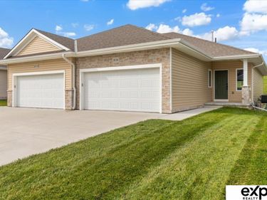 8136 S 178th Street, Omaha, NE 68136