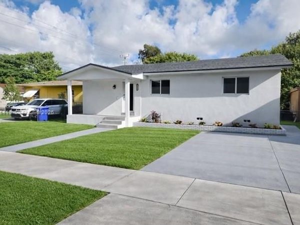 1781 NW 49th St , Miami, FL 33142