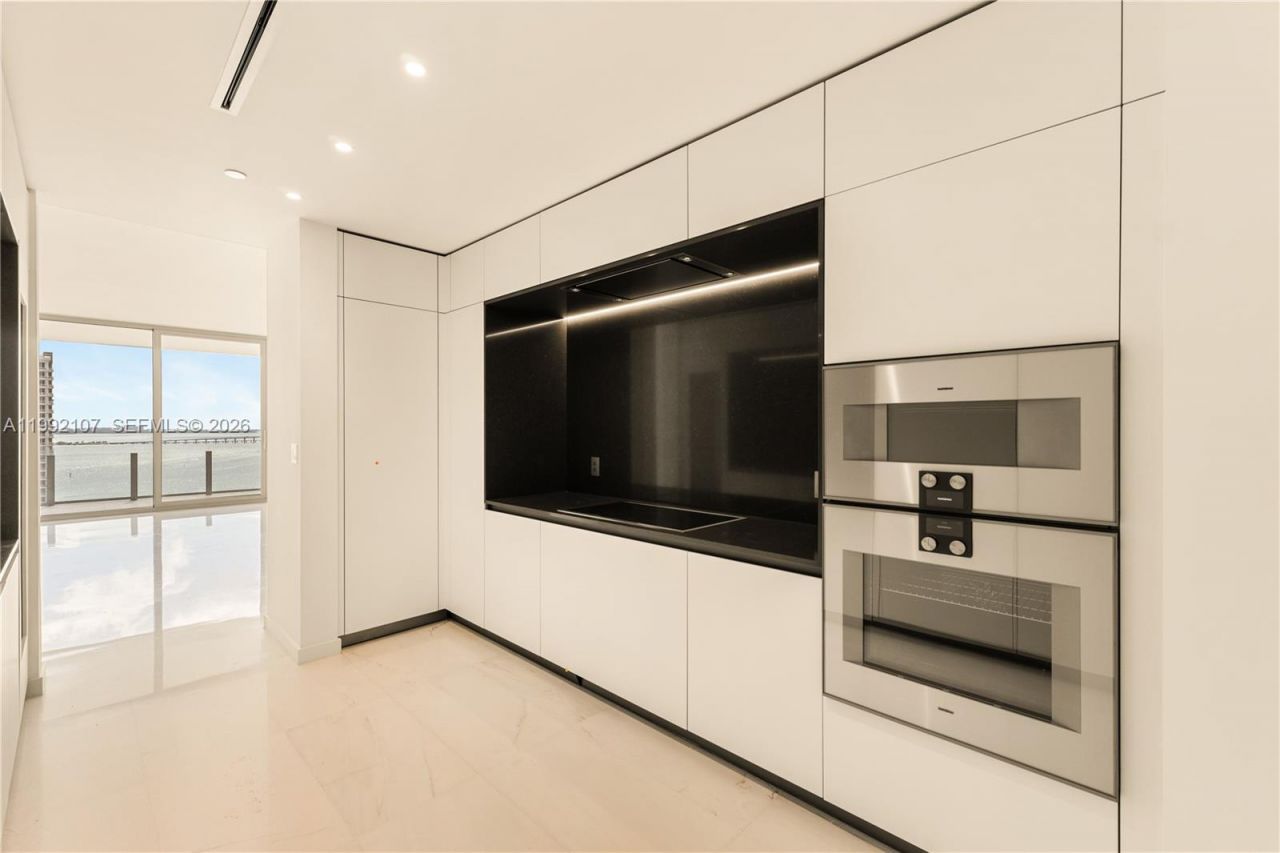 300 Biscayne Boulevard Way, Unit 2103C, Miami, FL 33131 Photo