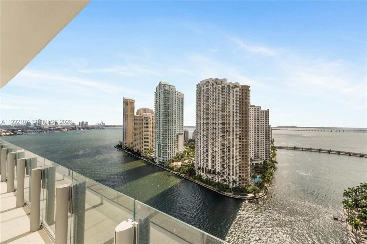 300 Biscayne Boulevard Way, Unit 2103C, Miami, FL 33131 Photo