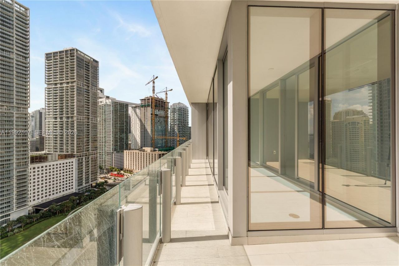 300 Biscayne Boulevard Way, Unit 2103C, Miami, FL 33131 Photo