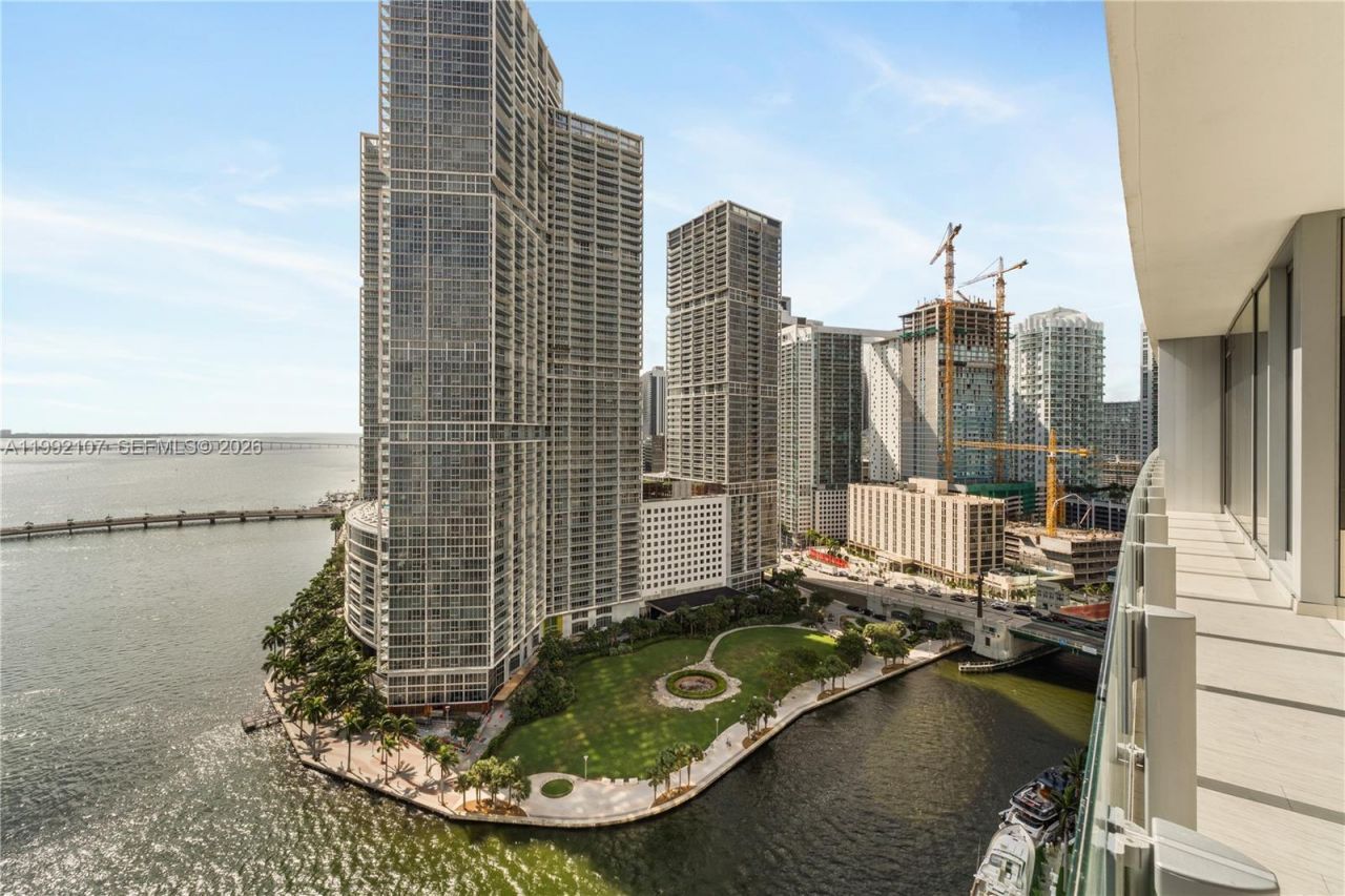300 Biscayne Boulevard Way, Unit 2103C, Miami, FL 33131 Photo