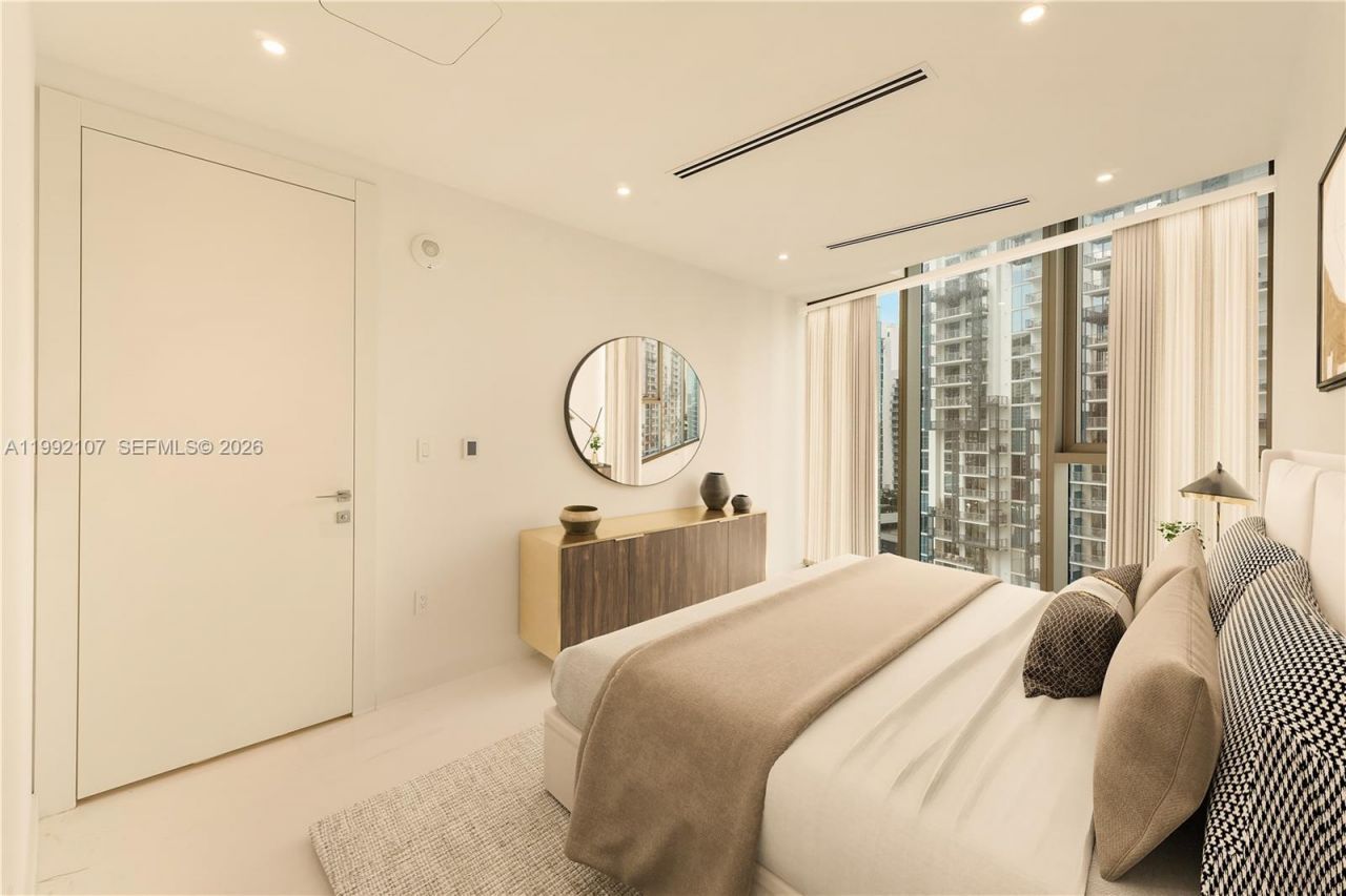 300 Biscayne Boulevard Way, Unit 2103C, Miami, FL 33131 Photo
