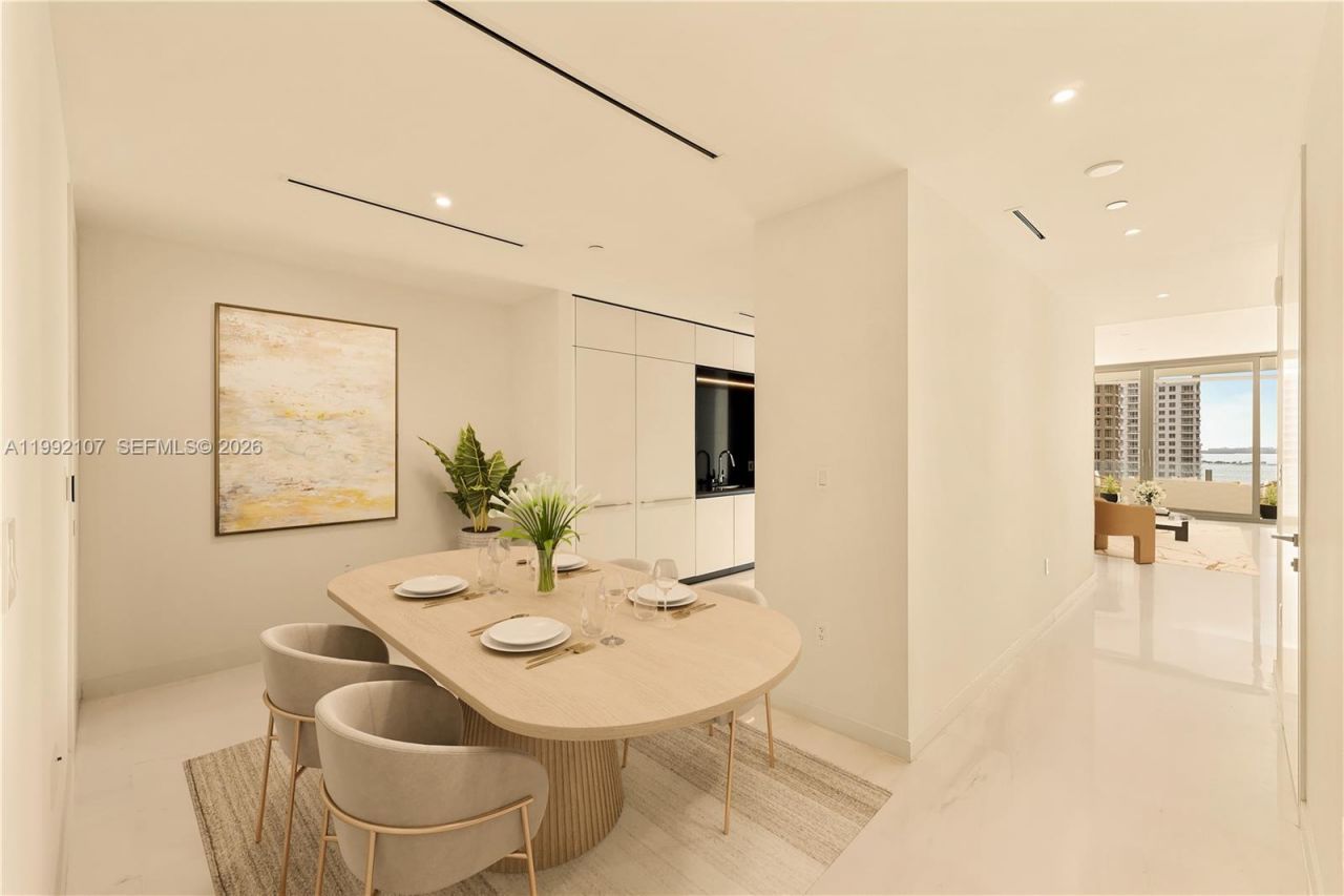 300 Biscayne Boulevard Way, Unit 2103C, Miami, FL 33131 Photo