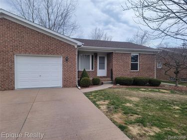 416 River Valley Drive, Marine City, MI 48039