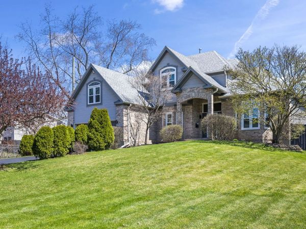 155 Lilac Lane, Wheeling, IL 60090