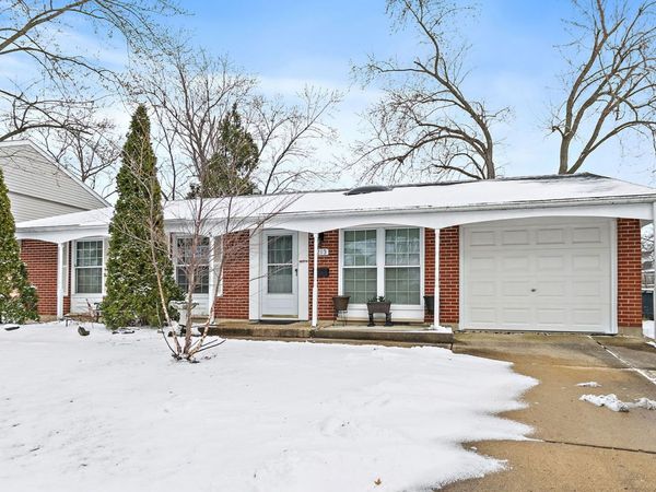 213 Villa Road , Streamwood, IL 60107