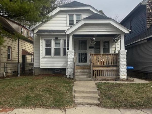 4232 W Auer AVENUE, Milwaukee, WI 53216