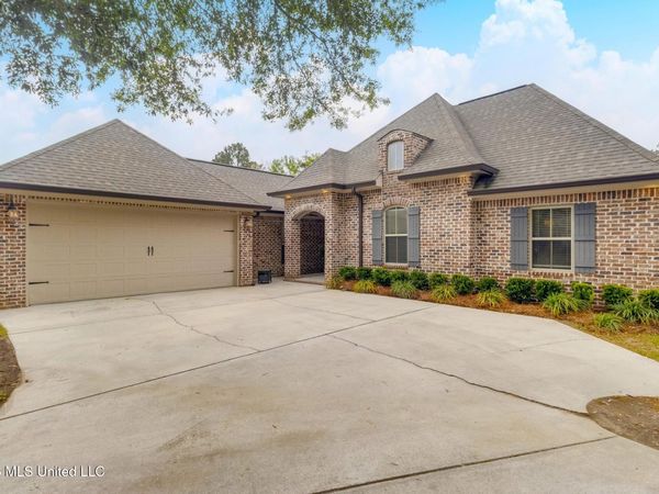 7055 Rolling Green Drive, Pass Christian, MS 39571