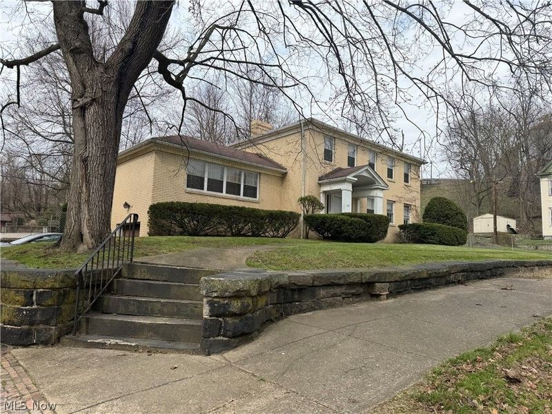 615 E 4th Street, East Liverpool, OH 43920 Photo 1