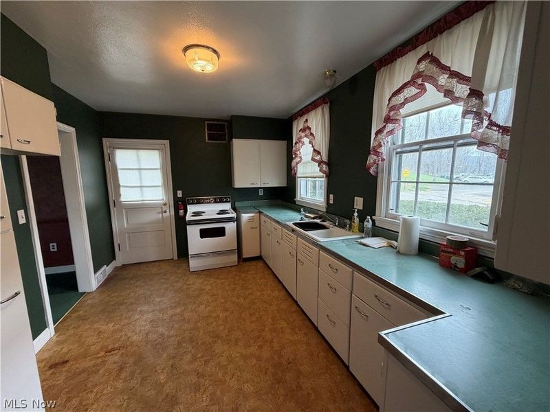 615 E 4th Street, East Liverpool, OH 43920 Photo 12