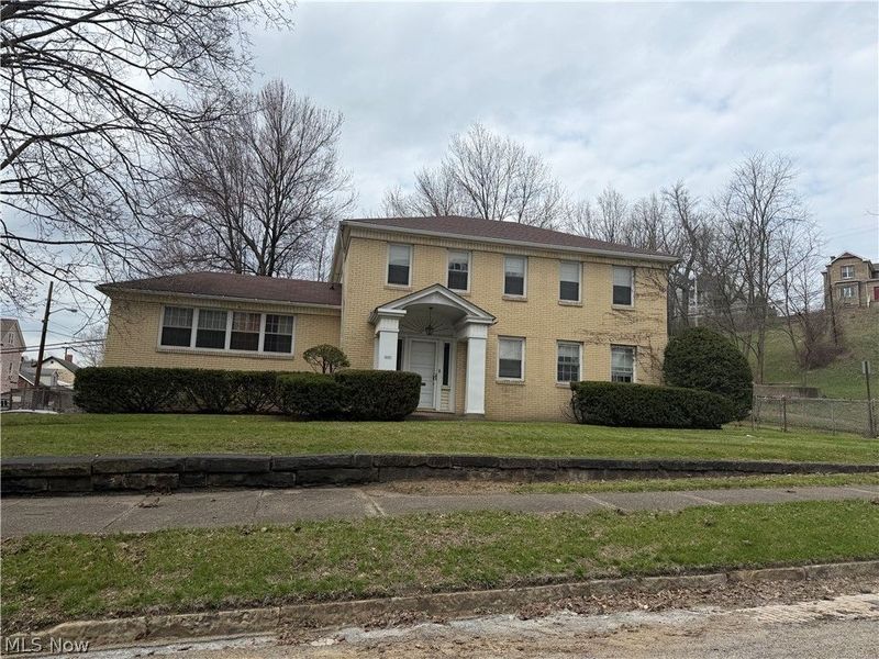 615 E 4th Street, East Liverpool, OH 43920 Photo 2