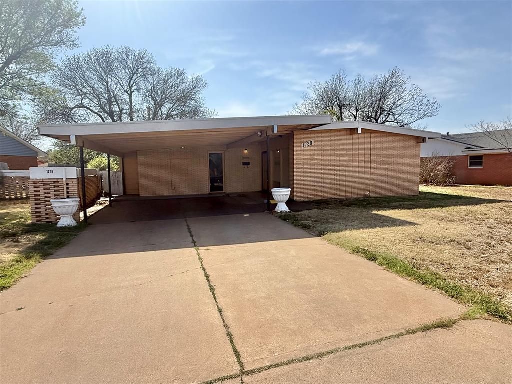 1729 N Hudson Street, Altus, OK 73521 Main Photo