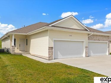 8218 S 178th Street, Omaha, NE 68136