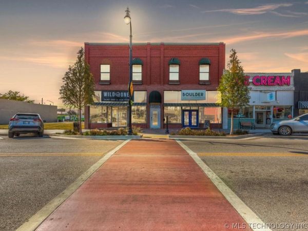 118 N Main Street , Sand Springs, OK 74063