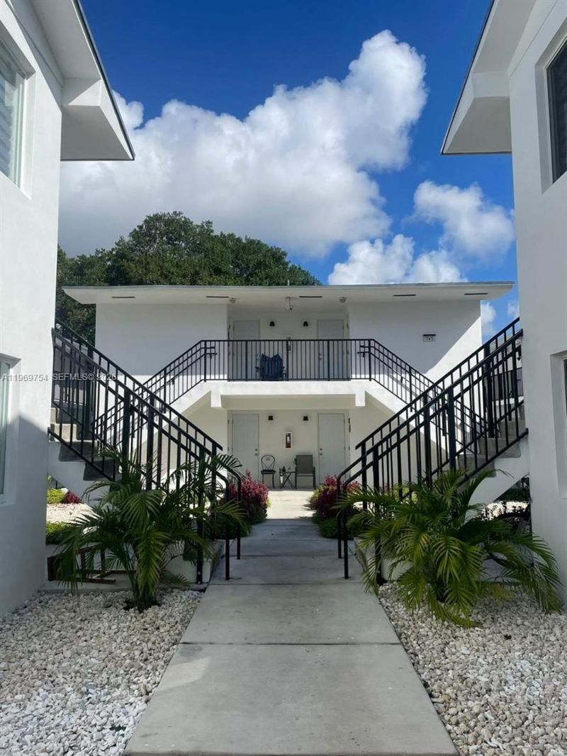 741 NW 60th St, Unit 3, Miami, FL 33127 Photo