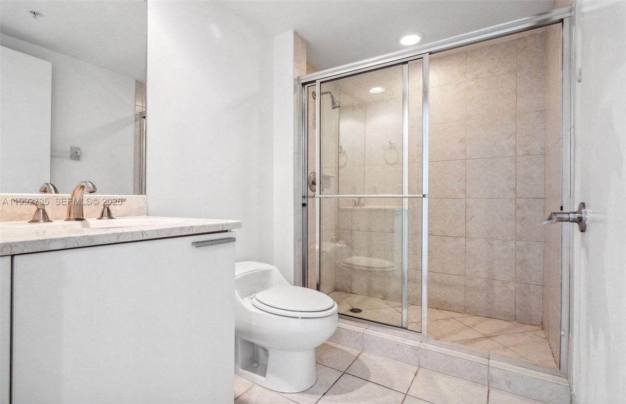 14951 Royal Oaks Ln , Unit 1706, North Miami, FL 33181 Photo