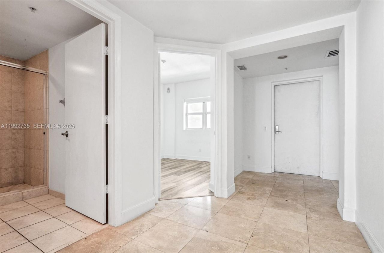 14951 Royal Oaks Ln , Unit 1706, North Miami, FL 33181 Photo