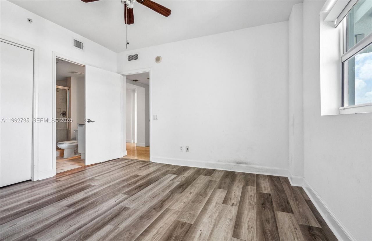 14951 Royal Oaks Ln , Unit 1706, North Miami, FL 33181 Photo