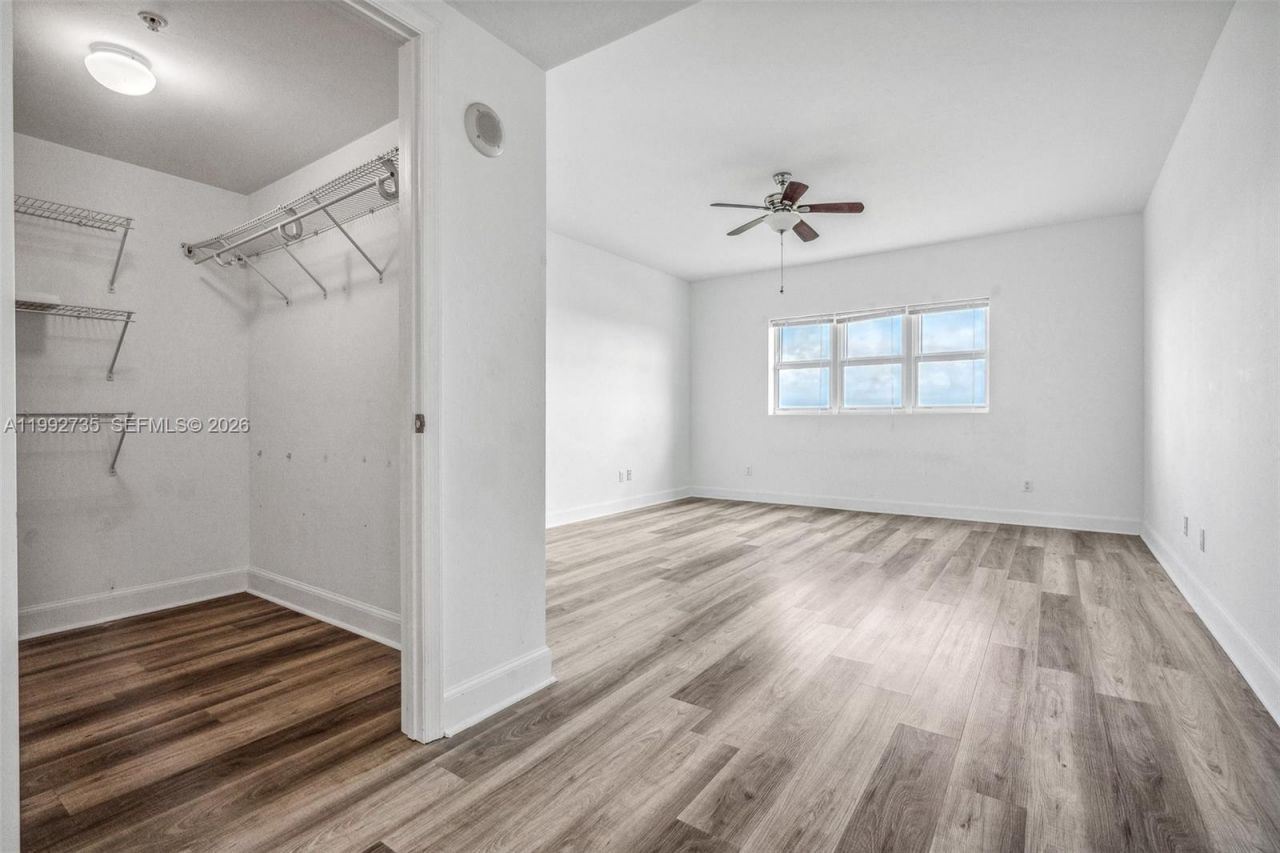 14951 Royal Oaks Ln , Unit 1706, North Miami, FL 33181 Photo