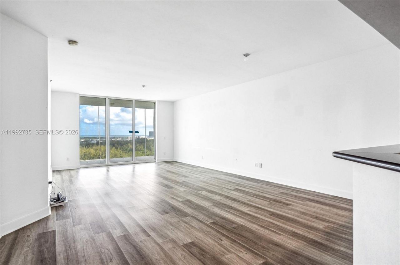 14951 Royal Oaks Ln , Unit 1706, North Miami, FL 33181 Photo