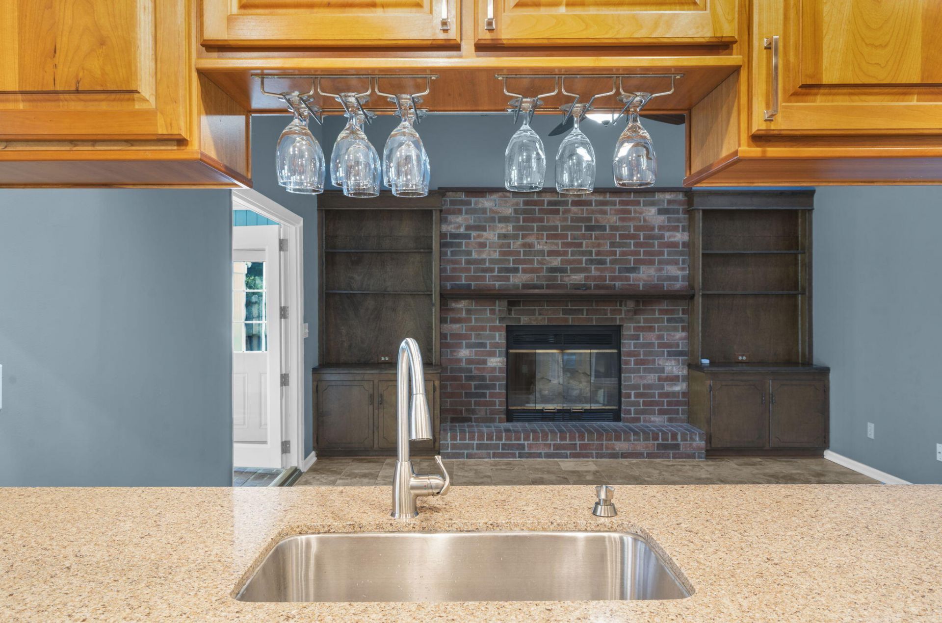 132 Knightsbridge Drive Photo 14