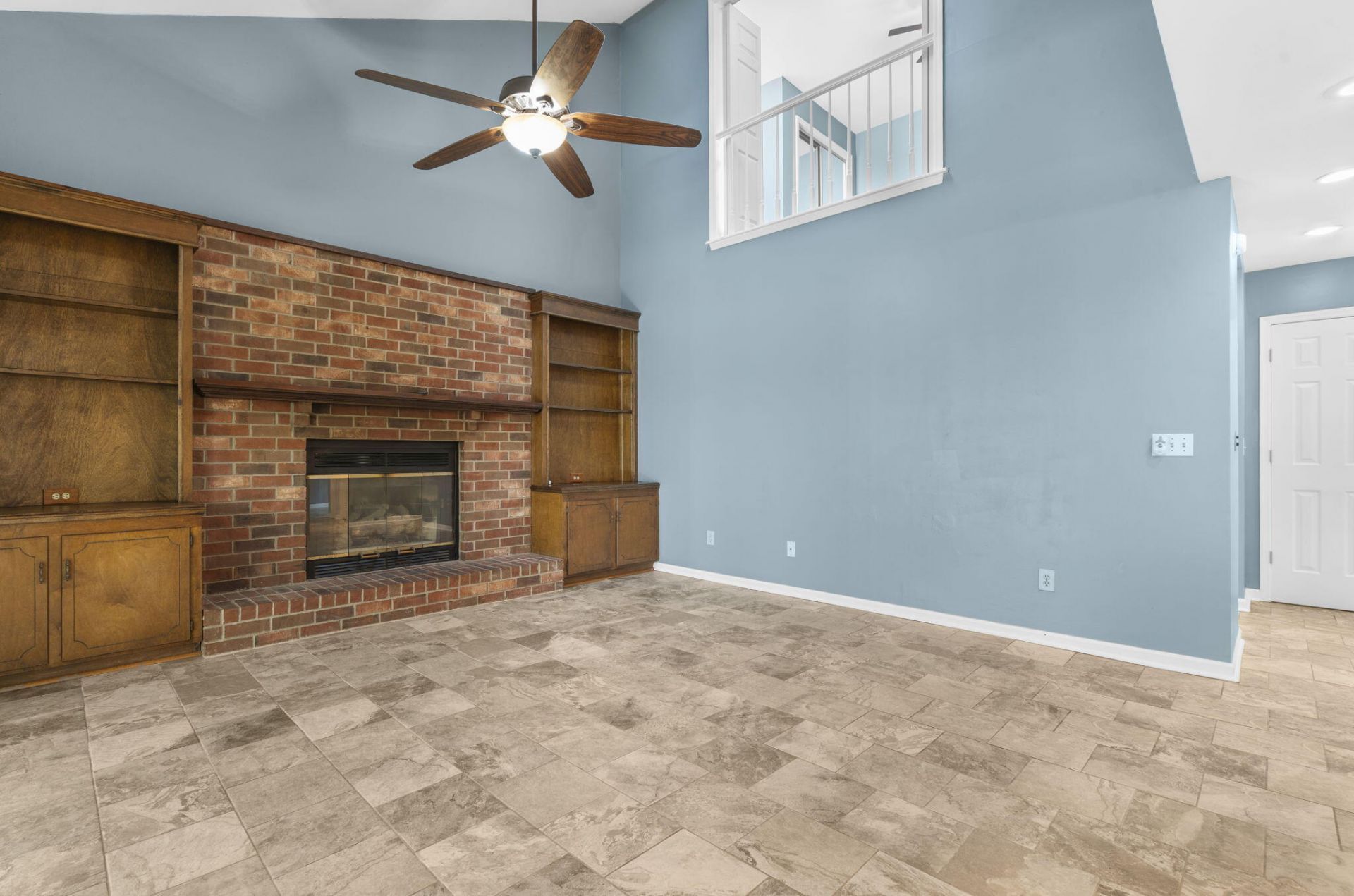 132 Knightsbridge Drive Photo 17