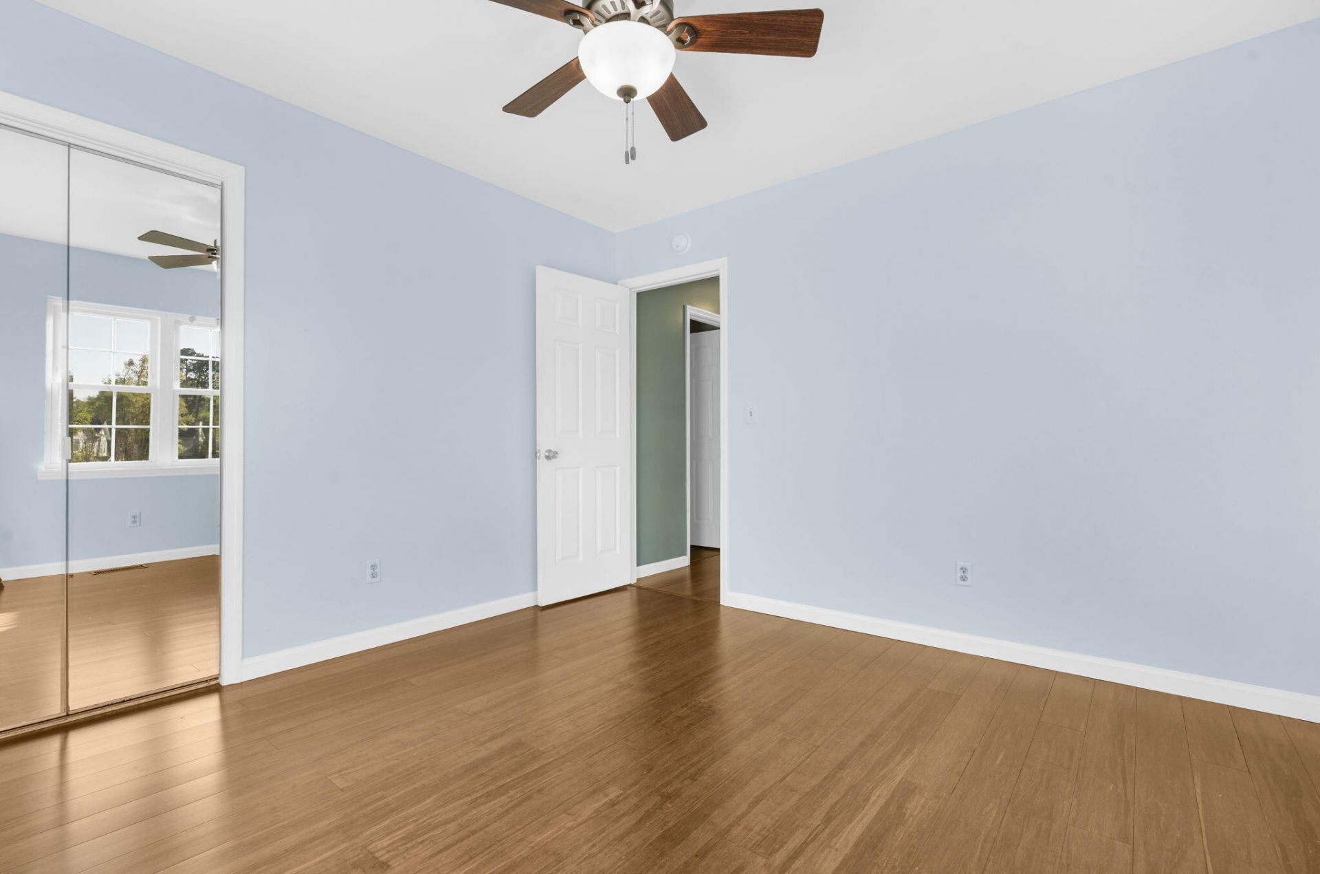 132 Knightsbridge Drive Photo 27