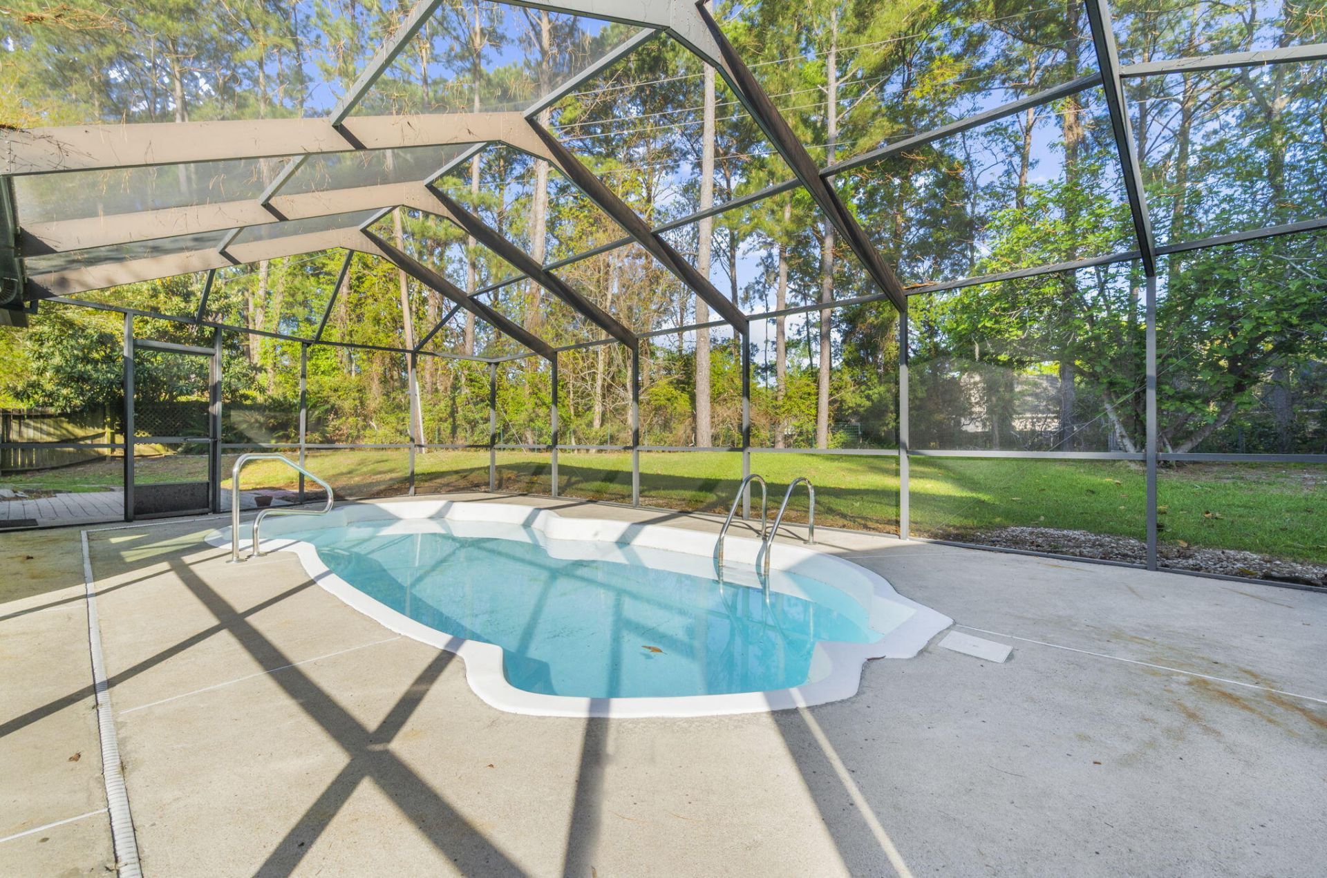 132 Knightsbridge Drive Photo 33