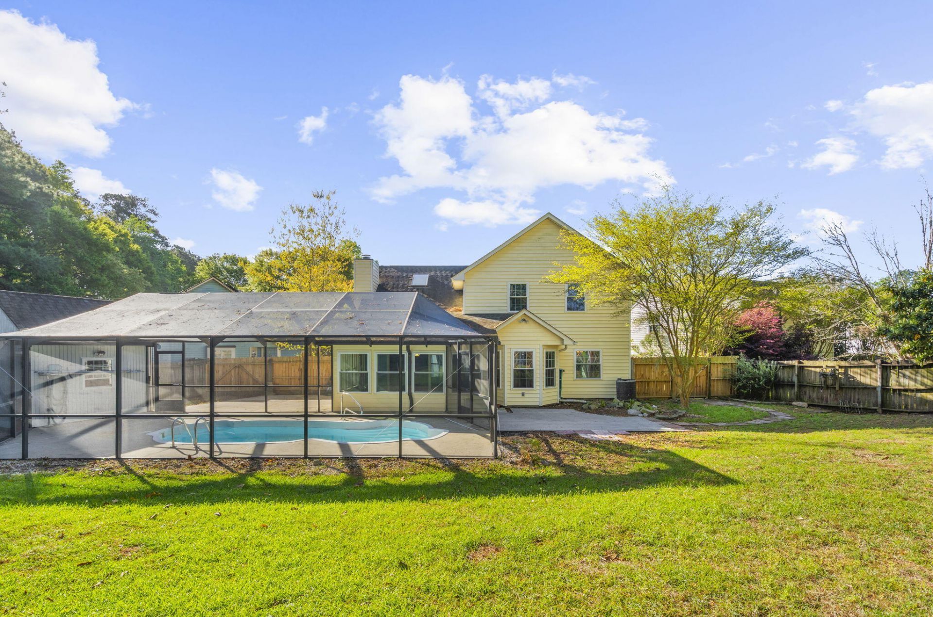 132 Knightsbridge Drive Photo 37