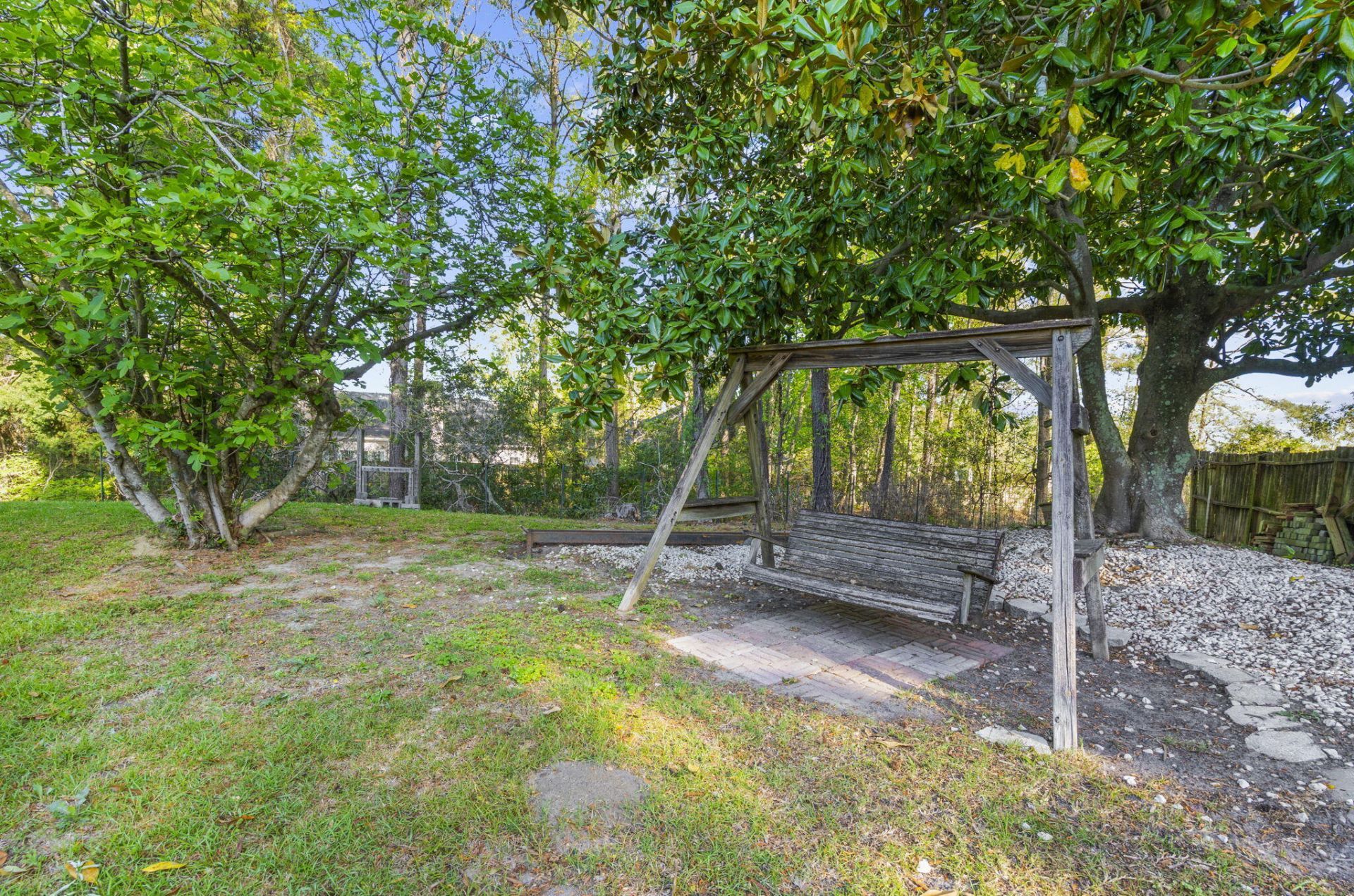 132 Knightsbridge Drive Photo 39