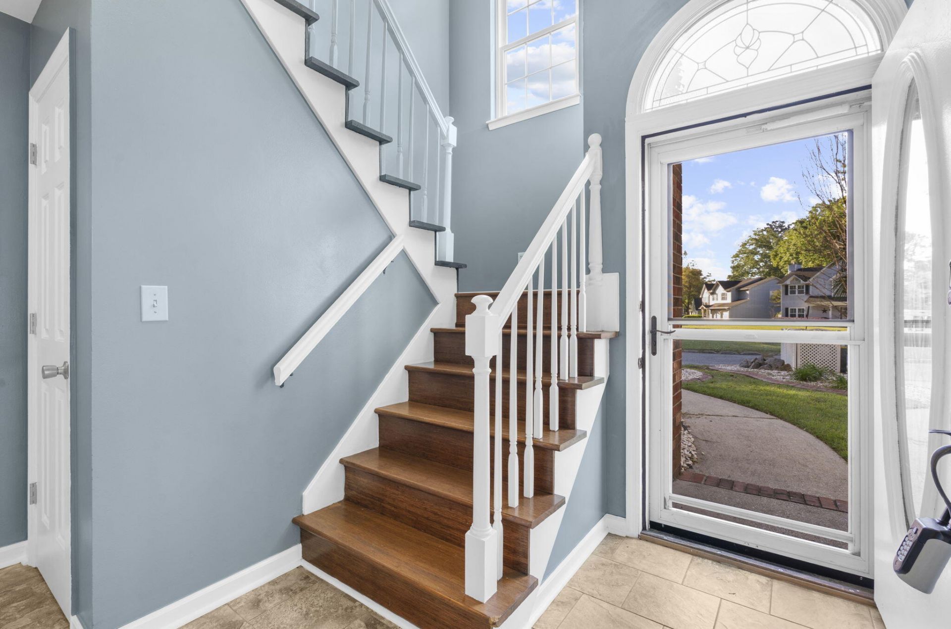 132 Knightsbridge Drive Photo 4