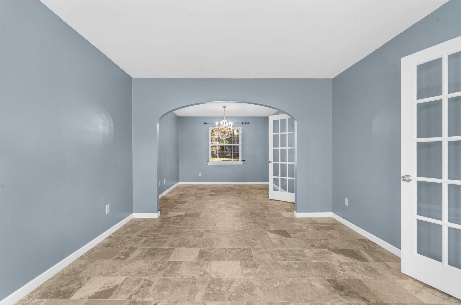 132 Knightsbridge Drive Photo 6