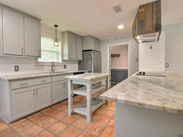1141 Aurora Pl, Baton Rouge, LA 70806