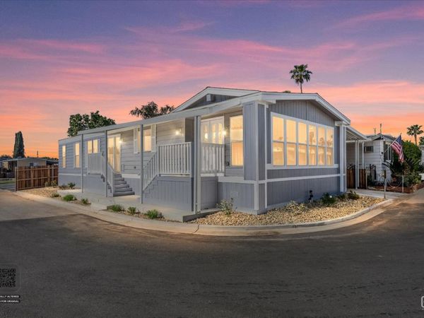 152 Torrey Pine Lane, Bakersfield, CA 93308