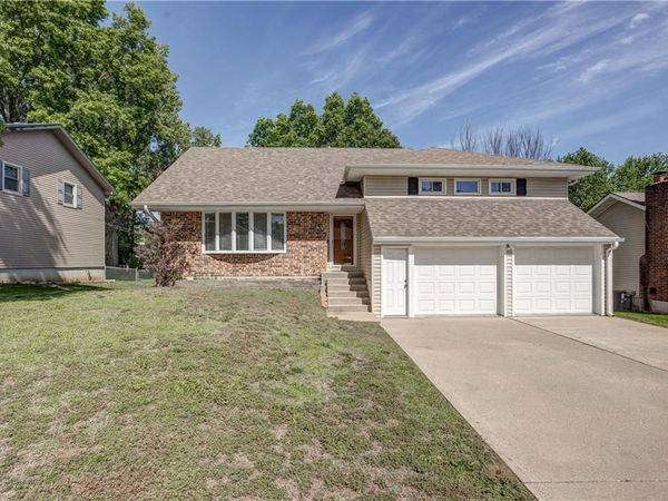1215 Patterson Street, Leavenworth, KS 66048
