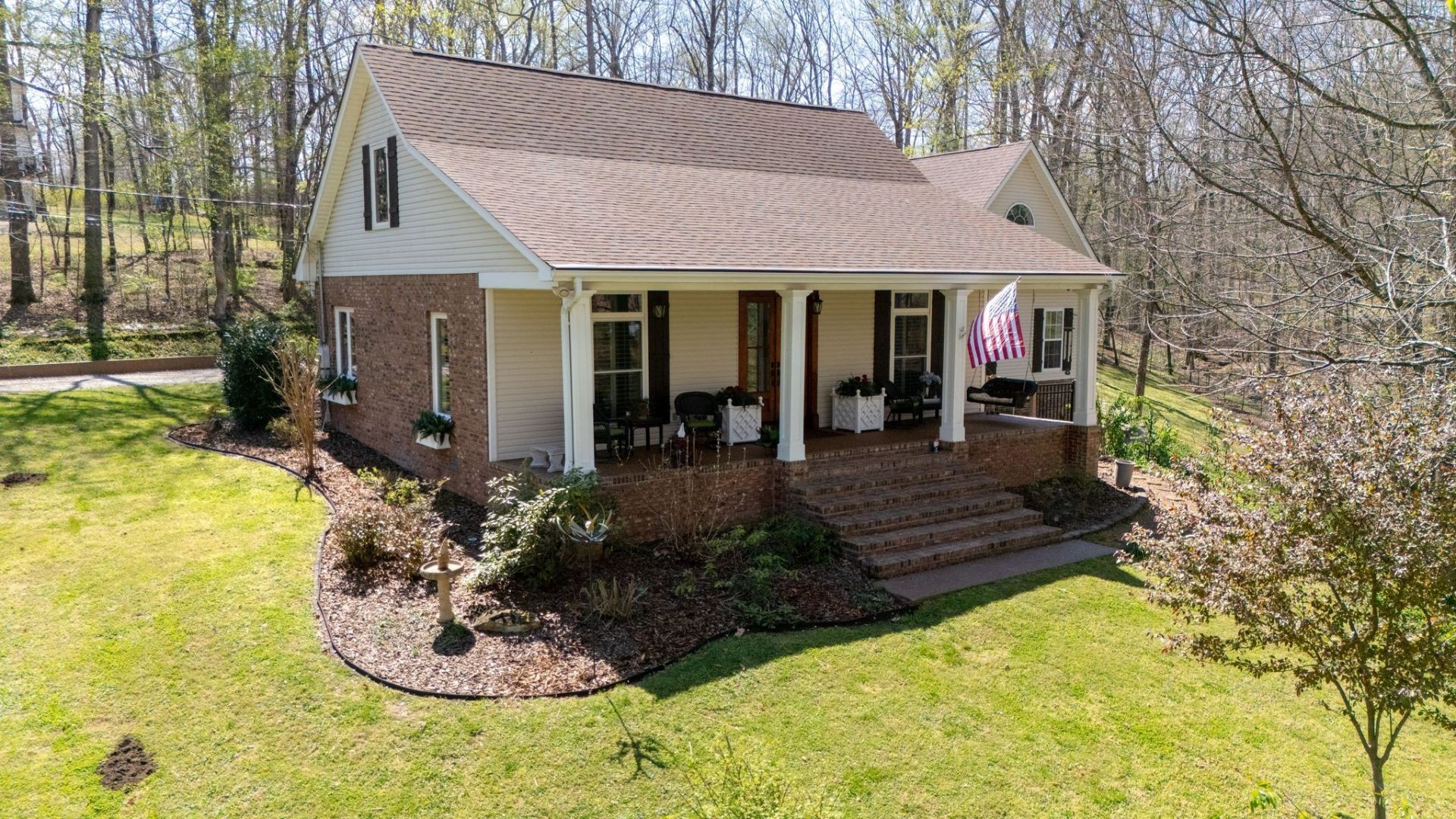 1423 Deerwood Drive, Burns, TN 37029 Main Photo