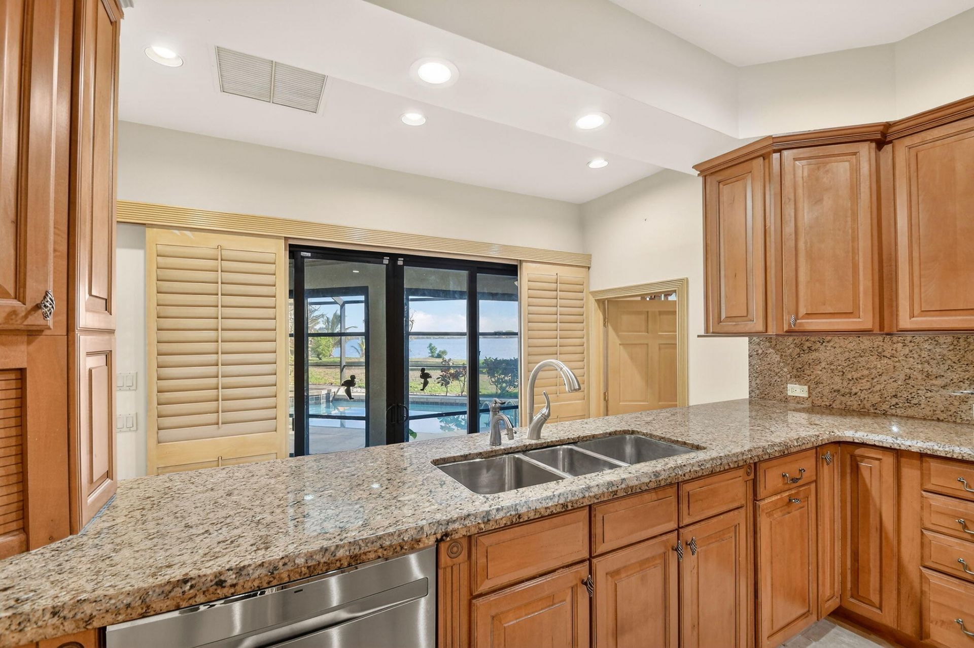 2410 Embassy Drive, West Palm Beach, FL 33401 Photo